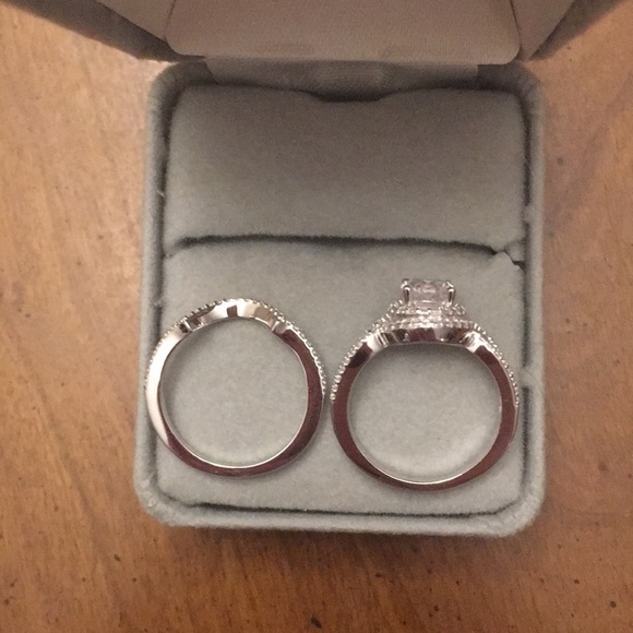 STERLING SILVER AND CZ WEDDING SET - Picture 5 of 8